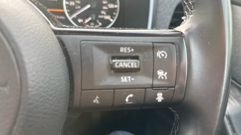 Nissan Qashqai 1.3 DiG-T MH Acenta Premium 5dr Petrol Hatchback